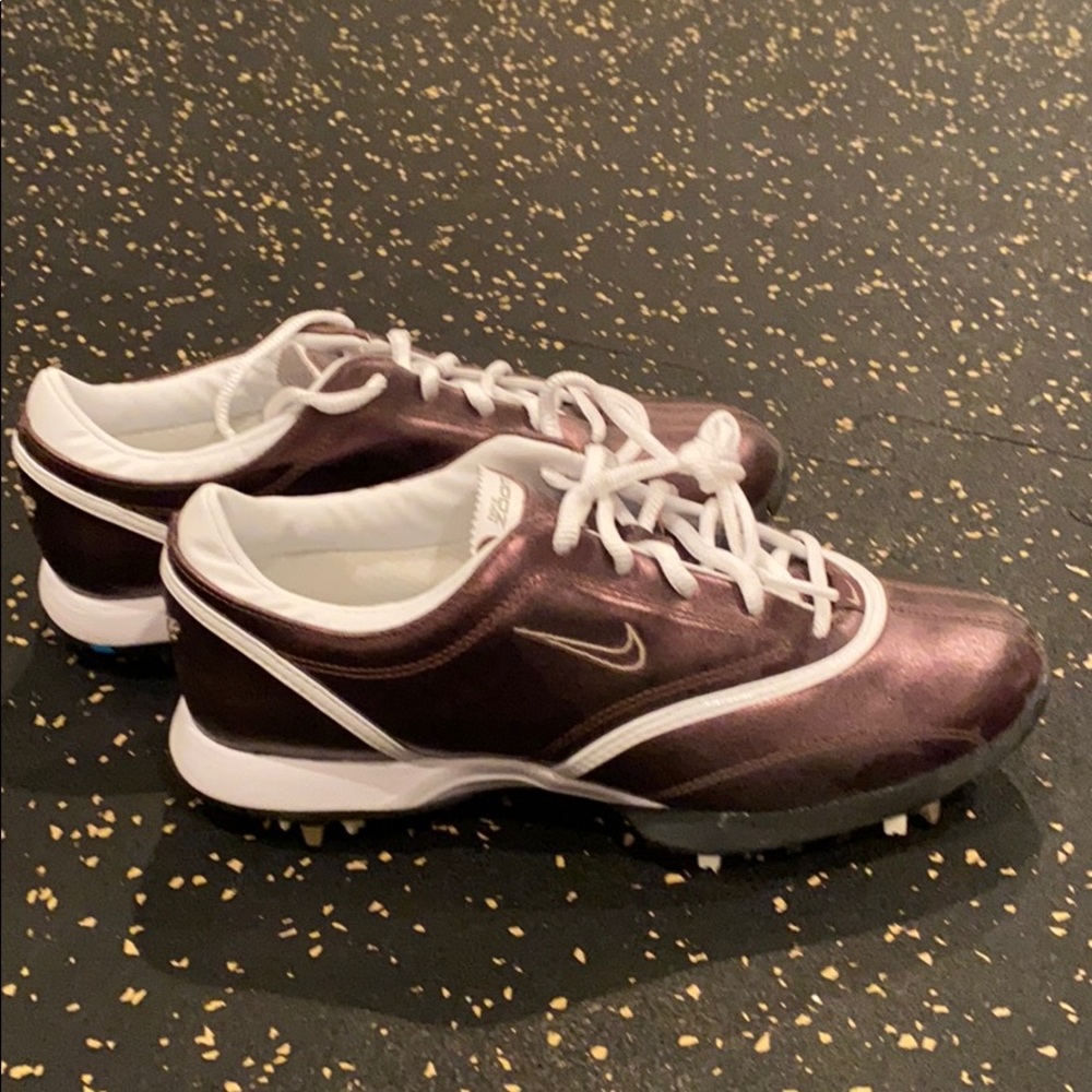Nike woman’s golf shoe